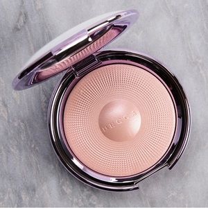 BECCA pearl glow luster glow in shade pure pearl